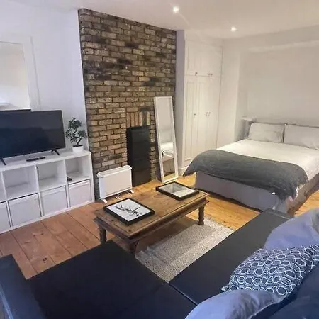 Charming West Your Urban Oasis * London