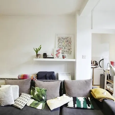 Charming West Your Urban Oasis