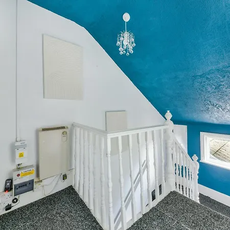Apartment - Sleeps 2 *