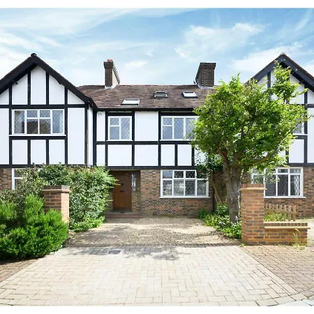 Hébergement de vacances 4br House Minutes From Transport & Attractions Londres
