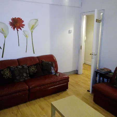 Cozy2bed Near Center Apartment London