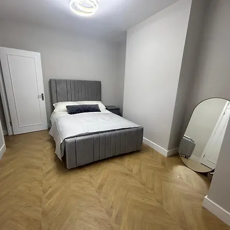 Luxury 2 Bed With Garden Near Tottenham Hale