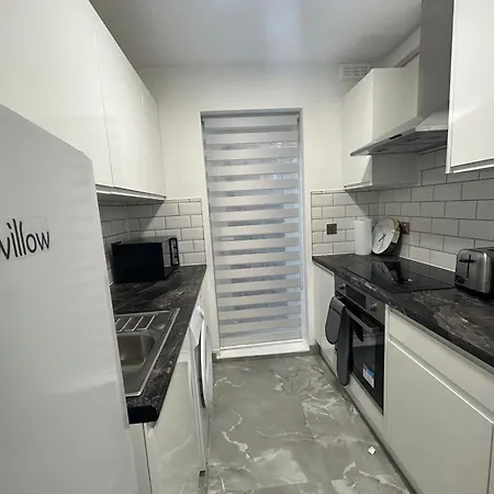 Apartment Luxury 2 Bed With Garden Near Tottenham Hale *