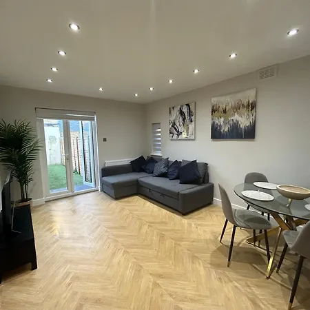 Apartment Luxury 2 Bed With Garden Near Tottenham Hale