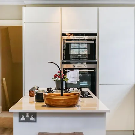Stylish 2bed 2 Bath House With Balcony Holiday home London