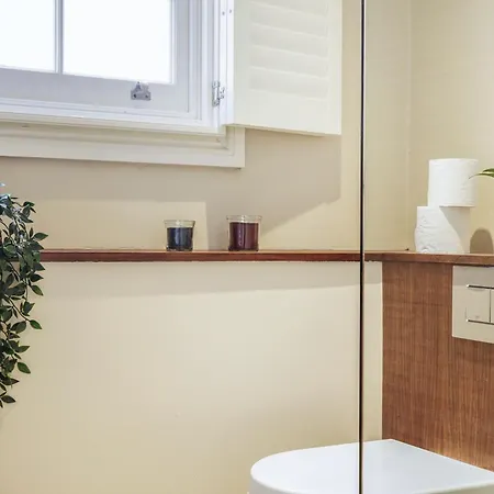 Stylish 2bed 2 Bath House With Balcony London
