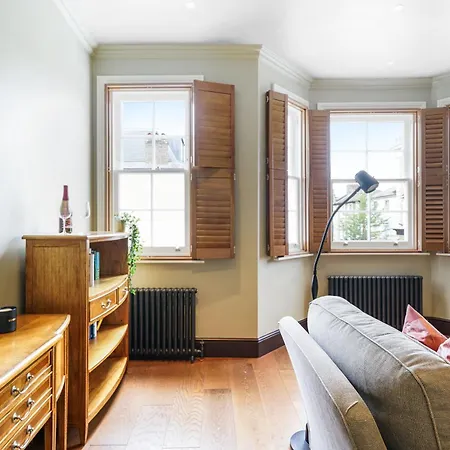 Stylish 2bed 2 Bath House With Balcony Holiday home London