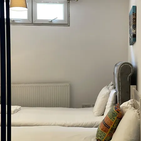 Quadruple With Outdoor Space Near King's Cross