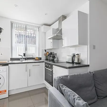 Apartment One Bed Flat In Chiswick *