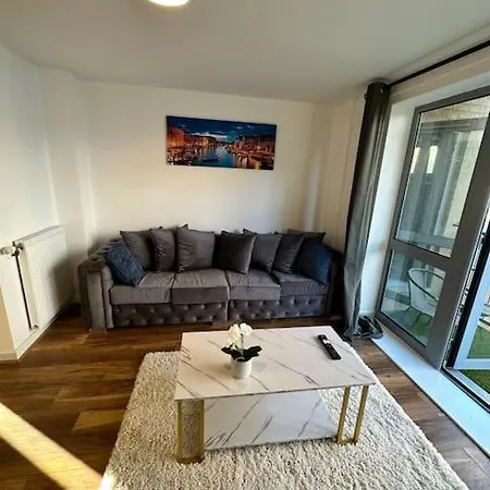 Stylish Zone 2 * London