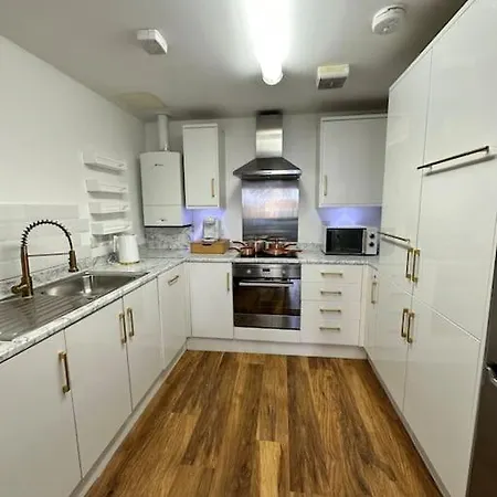 Stylish Zone 2 * London