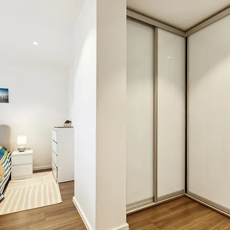 Chic 2-bedroom With Stunning Views In