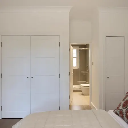 The Chelsea Square Crib - Bright 1bdr Flat