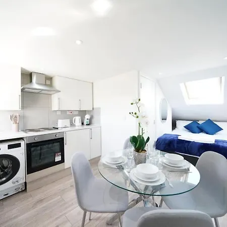 7 Apartment London