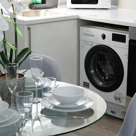 7 Apartment London