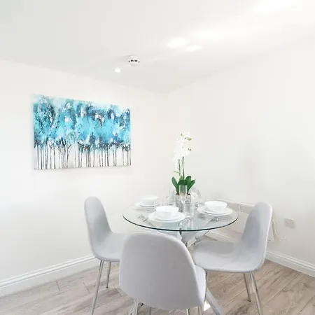 Apartment 7 London