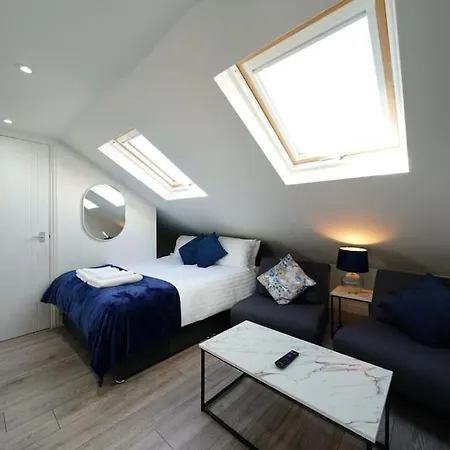 7 Apartment *