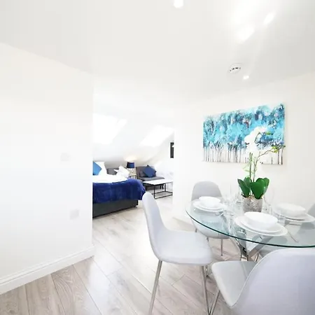 7 Apartment London