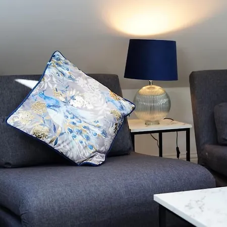 Apartment 7