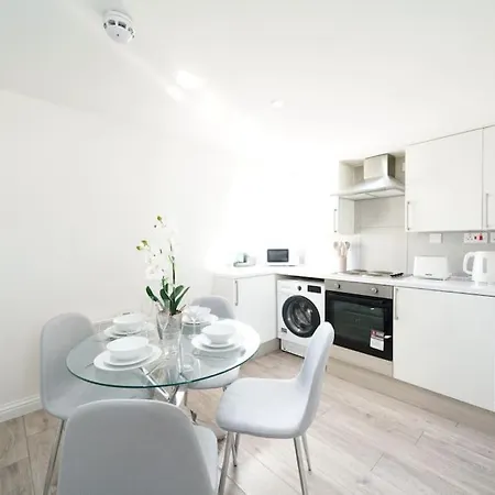 7 * London