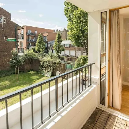 2bed Living Balcony Apartment London