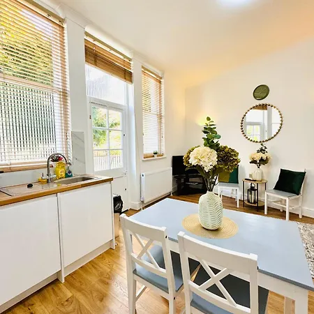 Beautiful 2bedroom Flat In St John Apartment *