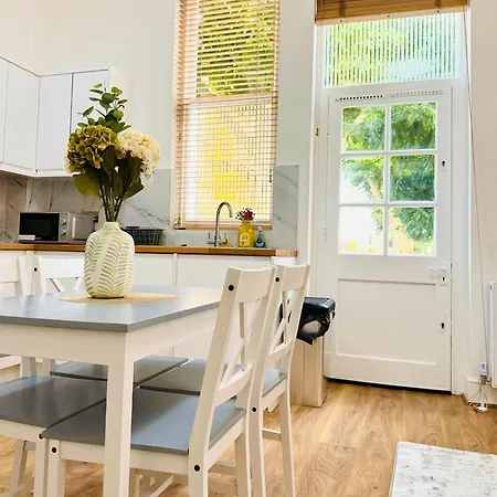 Beautiful 2bedroom Flat In St John Apartment *