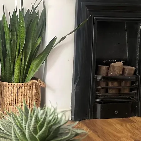 Apartment Beautiful 1 Bedroom House With Garden