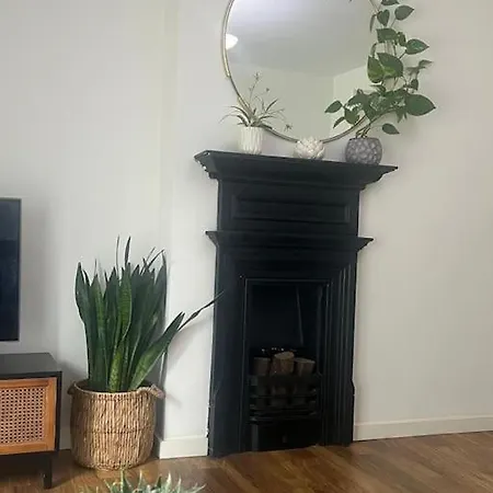 Beautiful 1 Bedroom House With Garden London