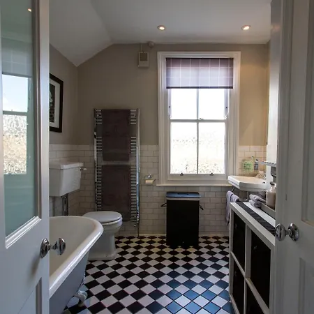 Windsor Road Retreat Homestay