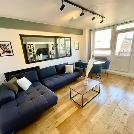 New Deluxe 2bed Beautiful Old St