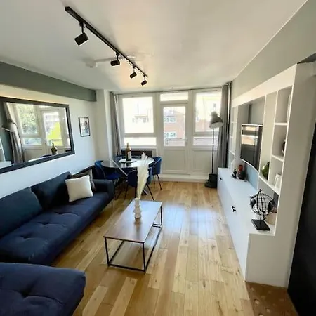 New Deluxe 2bed Beautiful Old St *