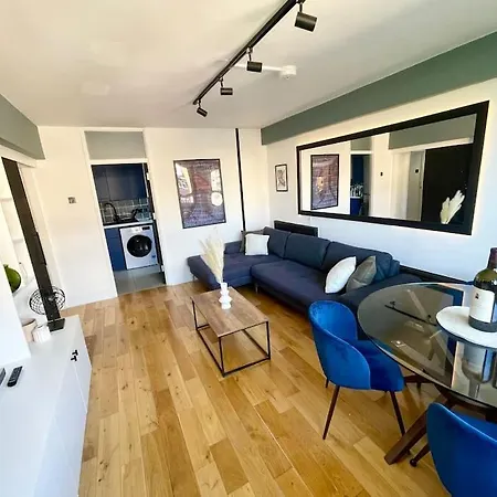 New Deluxe 2bed Beautiful Old St Apartment London