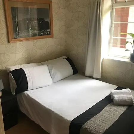 Homestay Crownstone Court London