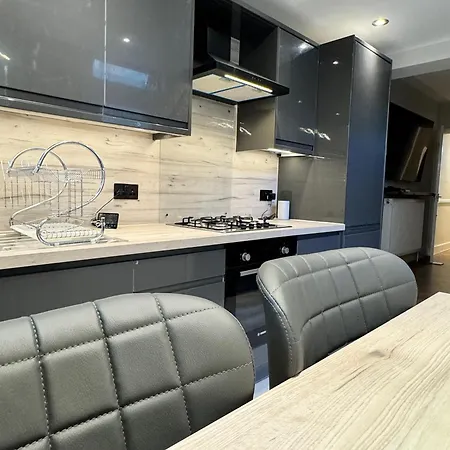 Homestay Double Bedroom In Private Home- Canning Town By Excel London