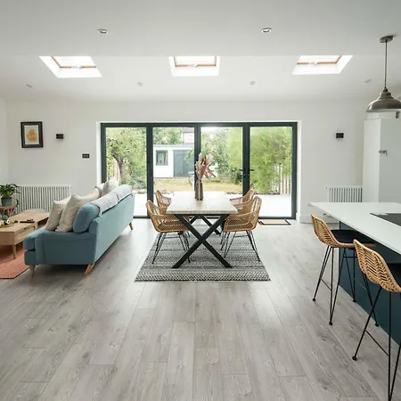 Private In Modern And Stylish House * Beckenham