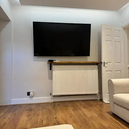 Homestay Double Bedroom In Private Home- Canning Town By Excel *