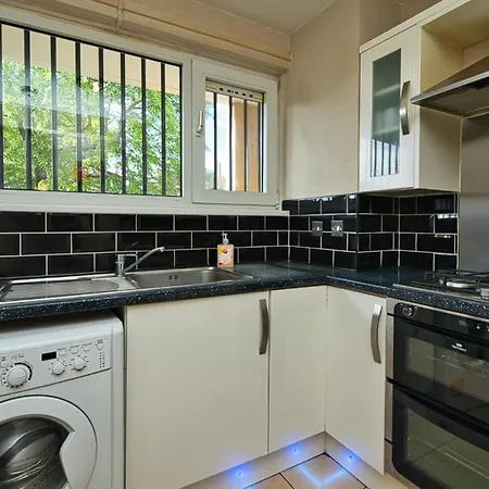 Beautiful Single Bedroom Guest house London