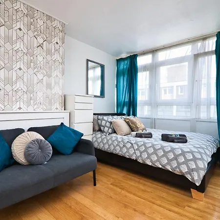 Large Balcony Guest house *