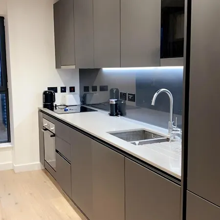 Apartment City View London