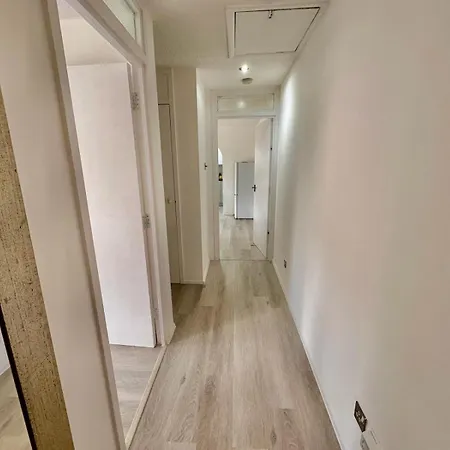 Hornchurch House - Macdonald Avenue Holiday home