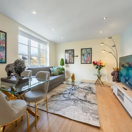 Apartment Stunning 3 Bed 2 Bath Penthouse In