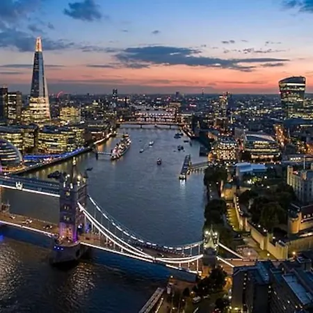 Stunning 3 Bed 2 Bath Penthouse In *