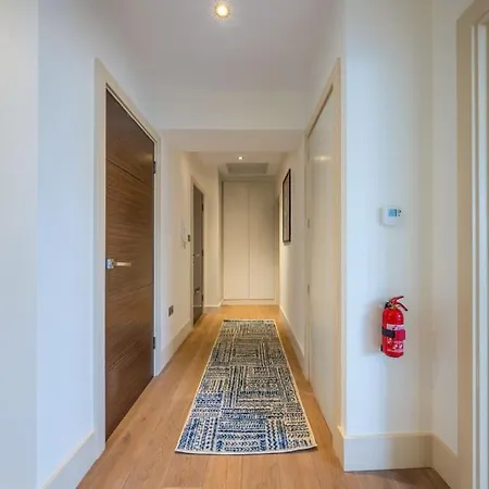 Apartment Stunning 3 Bed 2 Bath Penthouse In *