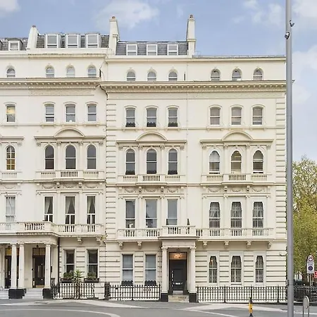 Stunning 3 Bed 2 Bath Penthouse In