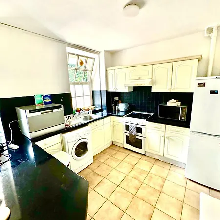 Guest house Comfy Private Bedrooms In Heart Of London
