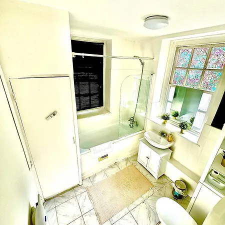 Guest house Comfy Private Bedrooms In Heart Of London