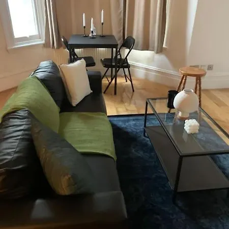Lovely 3 Bed Flat In Maida Vale *