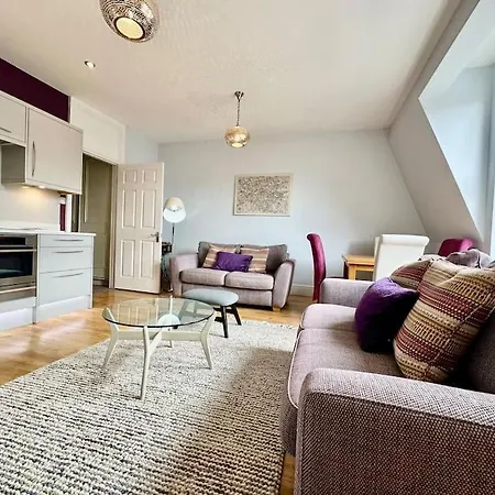 Cozy Family Flat In Twickenham