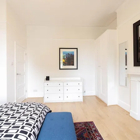 Appartamento Pass The Keys Bright Balham - Close To Londra